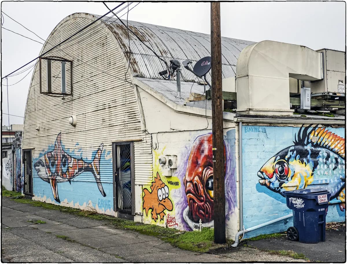 Cattelan lanserar 666 miniatyrer och hotline i nytt provokativt konstverk