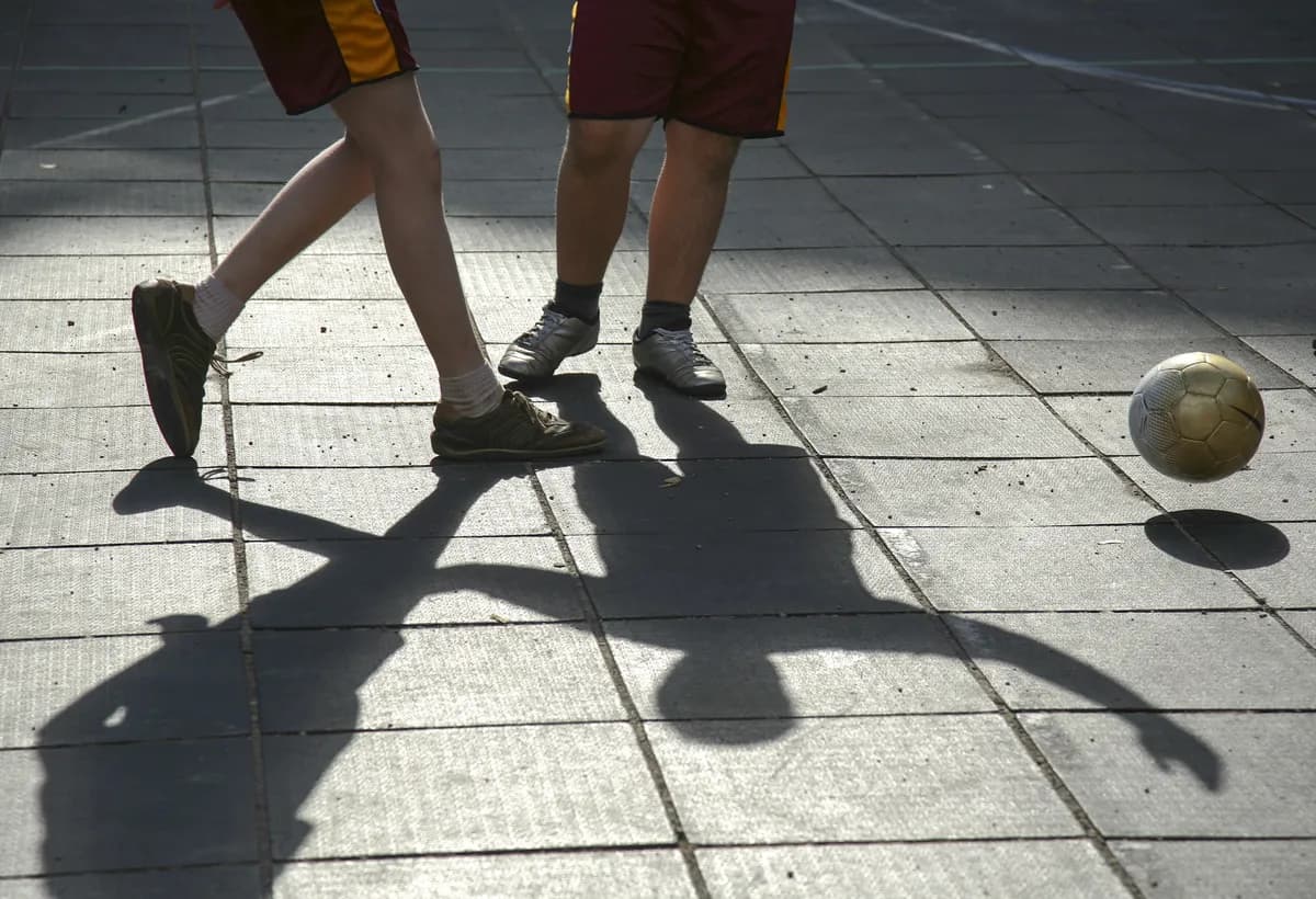 Bröder minns personens engagemang bland obesvarade frågor