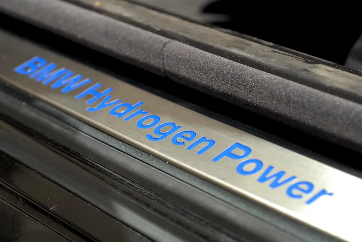 PowerCell accused of false promises in hydrogen fuel cell sales