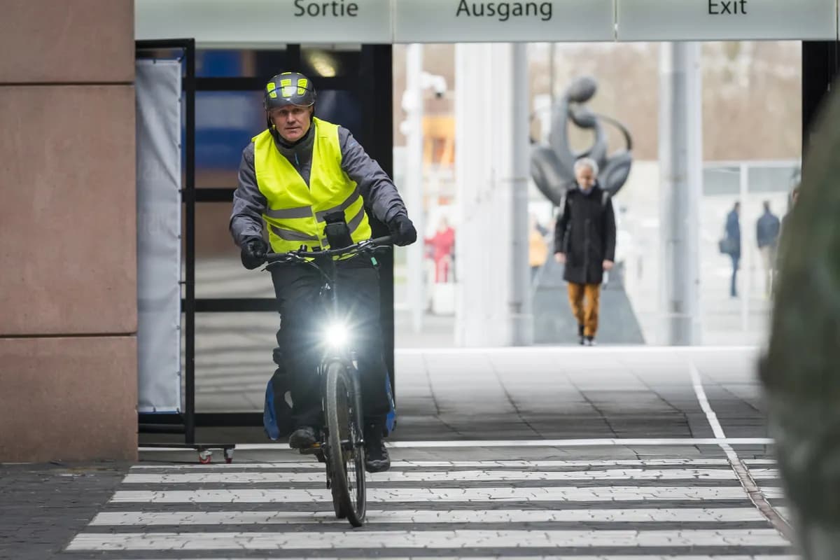 Undersökning visar att bränslepriser driver övergång till gång och cykling i Storbritannien