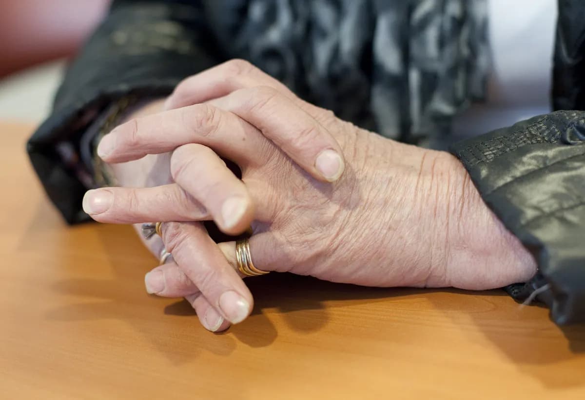 Karlstadtonåring med utvisning till Irak startar företag för sällskap till äldre