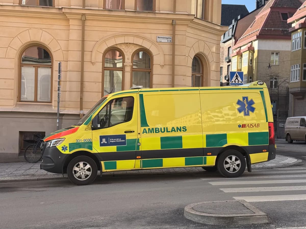 Omyndig e-cyklist träffade fotgängare – allvarliga skador