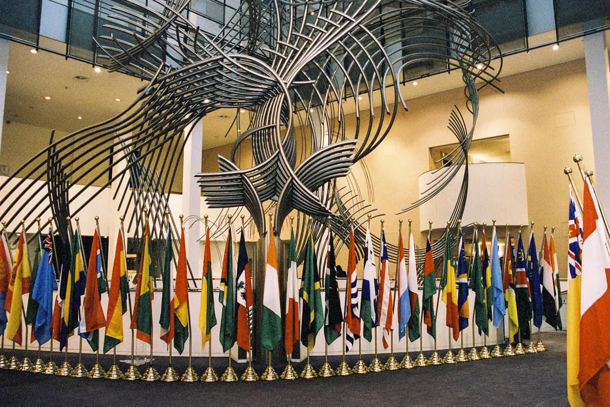 EU erbjuder Ukraina hjälp med pipeline-reparation för att få Ungern att släppa finansieringen