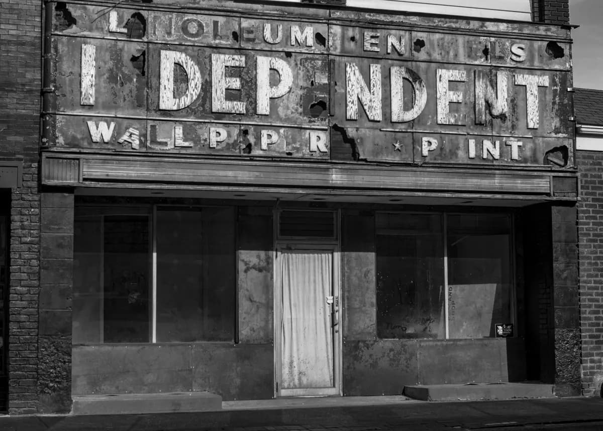 Quiz går i konkurs med butiksstängningar och ekonomiska problem