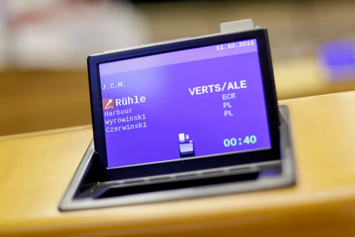 Luxon överlever förtroendeomröstning – bottennoteringar i popularitet