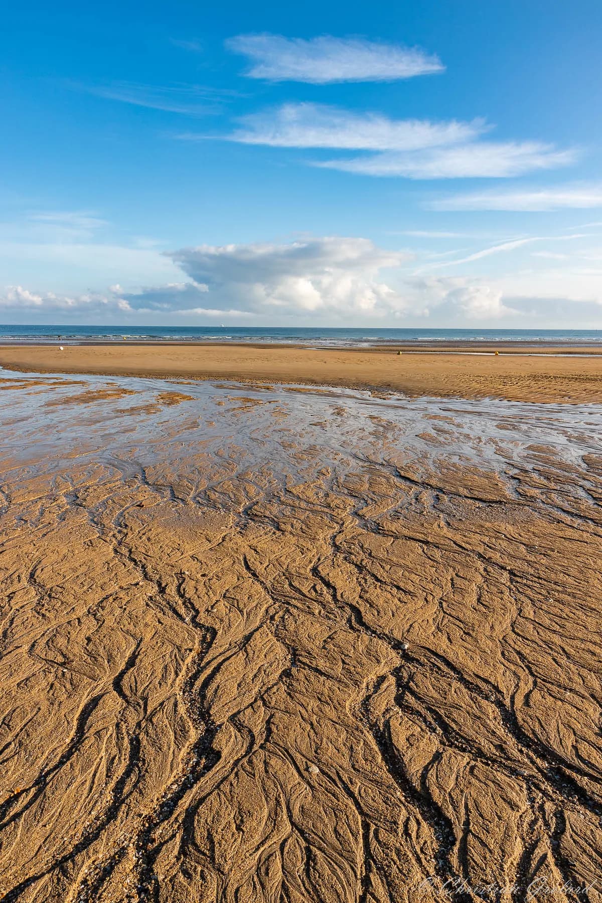 Rivning av erosionstrukna hem inleds i Norfolk-by