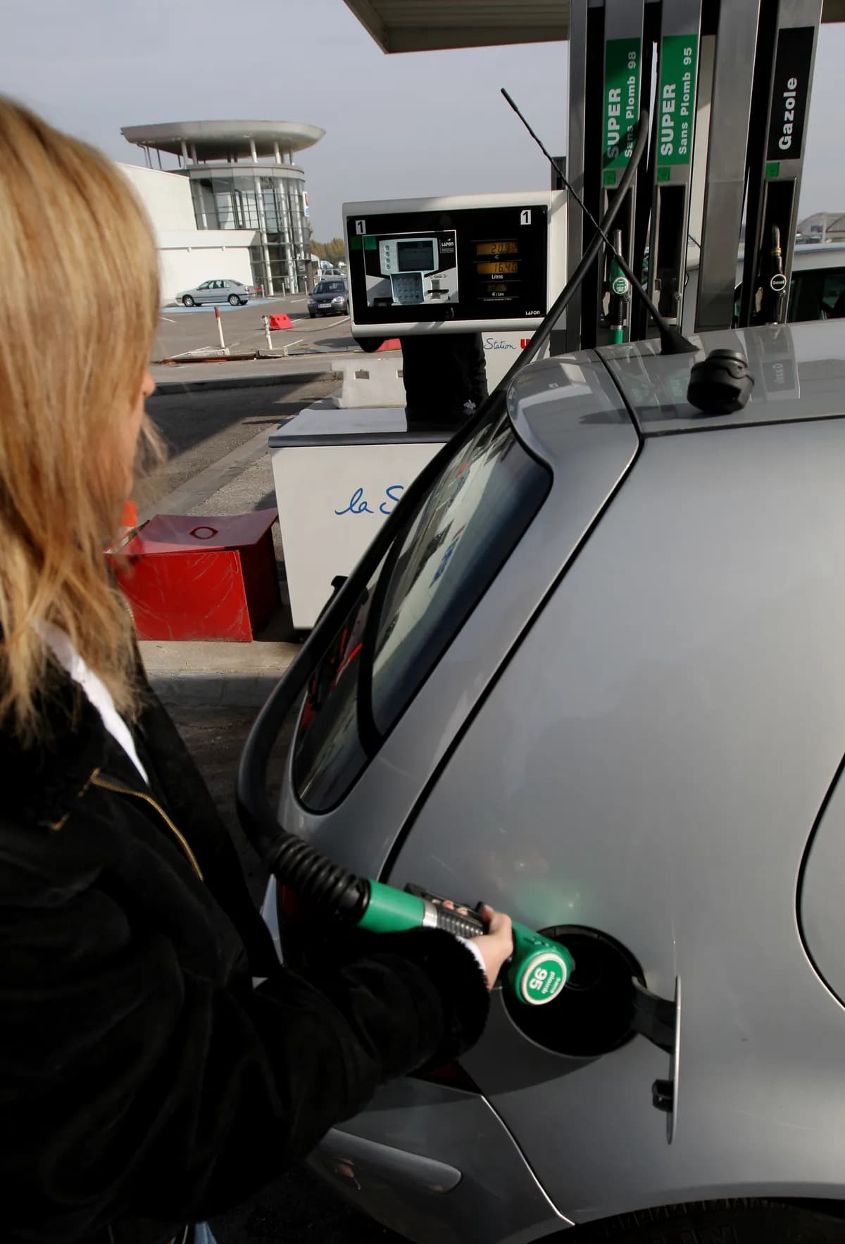 Israel-Iran Conflict Disrupts Global Economy, Fueling Oil Volatility