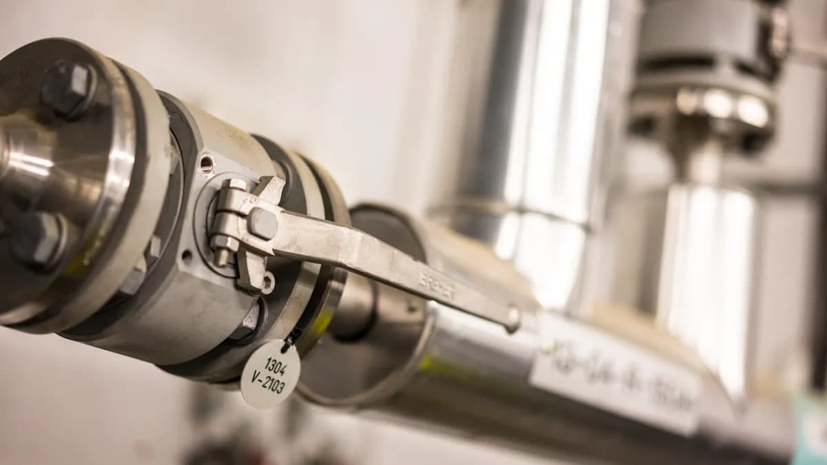 Kemisk läcka rapporterad vid Händelös industriområde i Norrköping