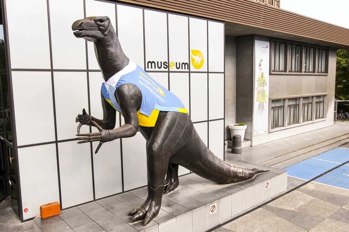 Natural History Museum Hosts Overnight Dino Snores Event for Adults