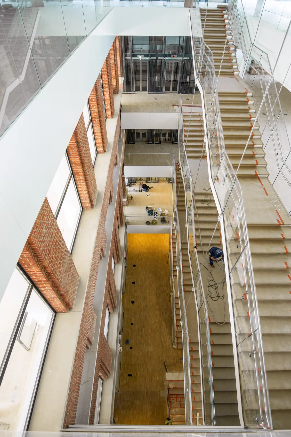 Trump driver renovering av Dulles Airport och vill döpa om den efter sig själv