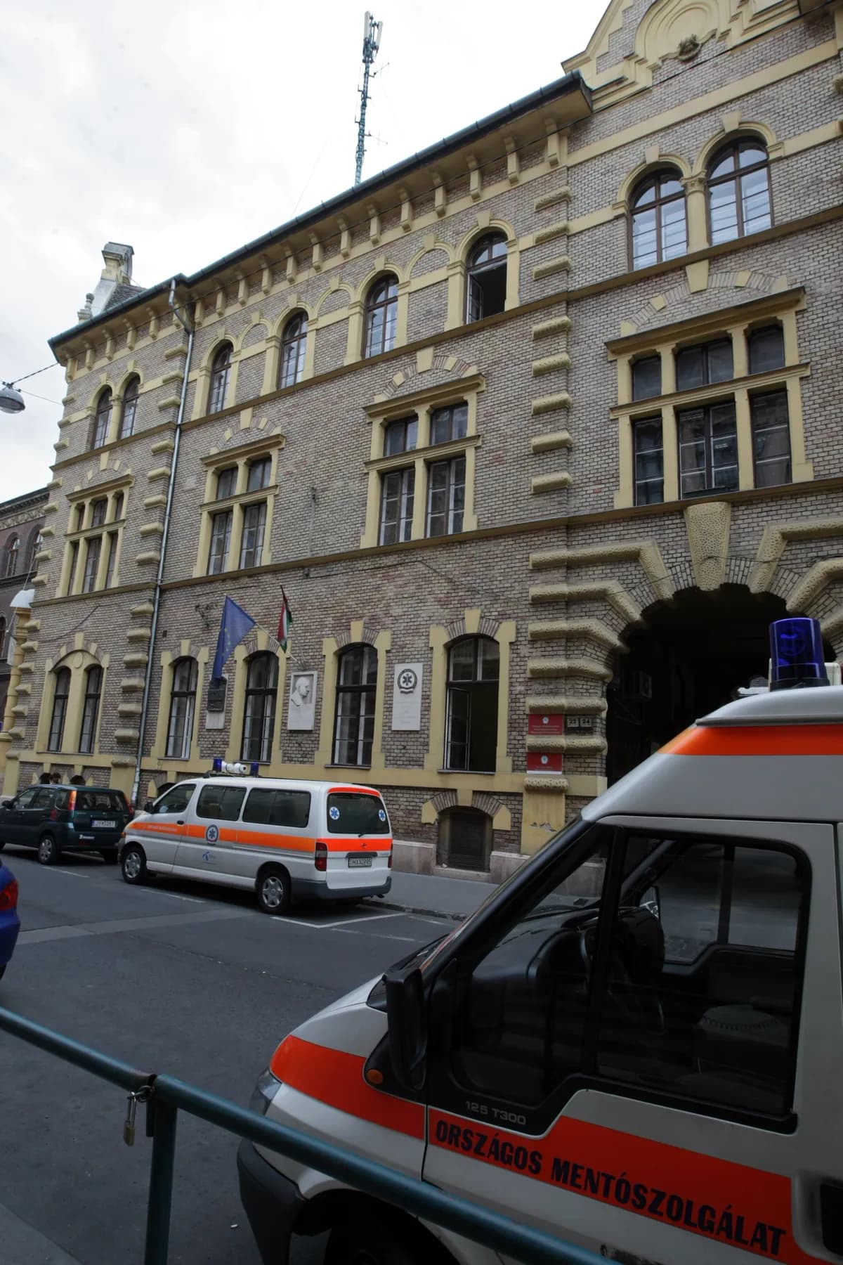 Medicinskt nödläge på Reading Stadium före match, matchen fortsätter