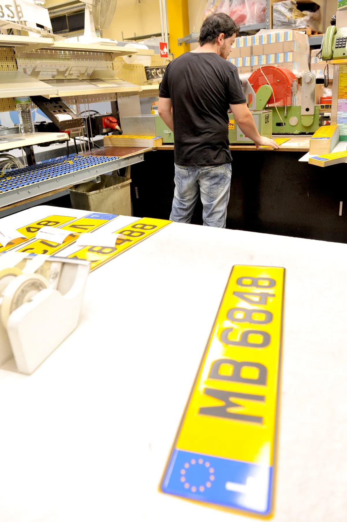 Svensk domstol: Transportstyrelsen inte skyldig att säkerställa att Tesla får