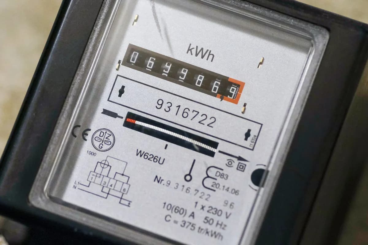 Spanien presenterar 5 miljarder euro i energipaket mot krigseffekter