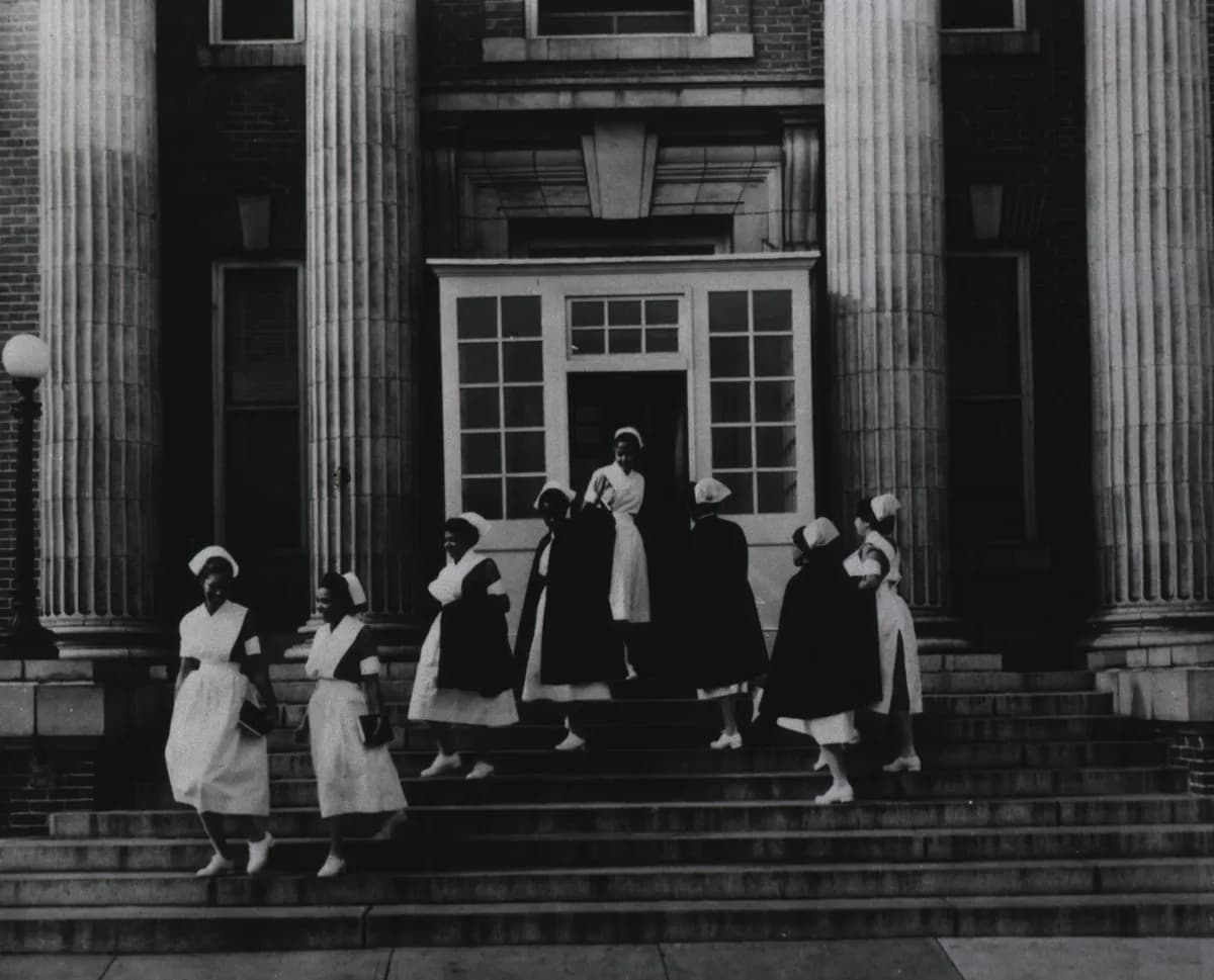 Två unga kvinnor döda i meningitutbrott i Storbritannien kopplat till nattklubb i Kent