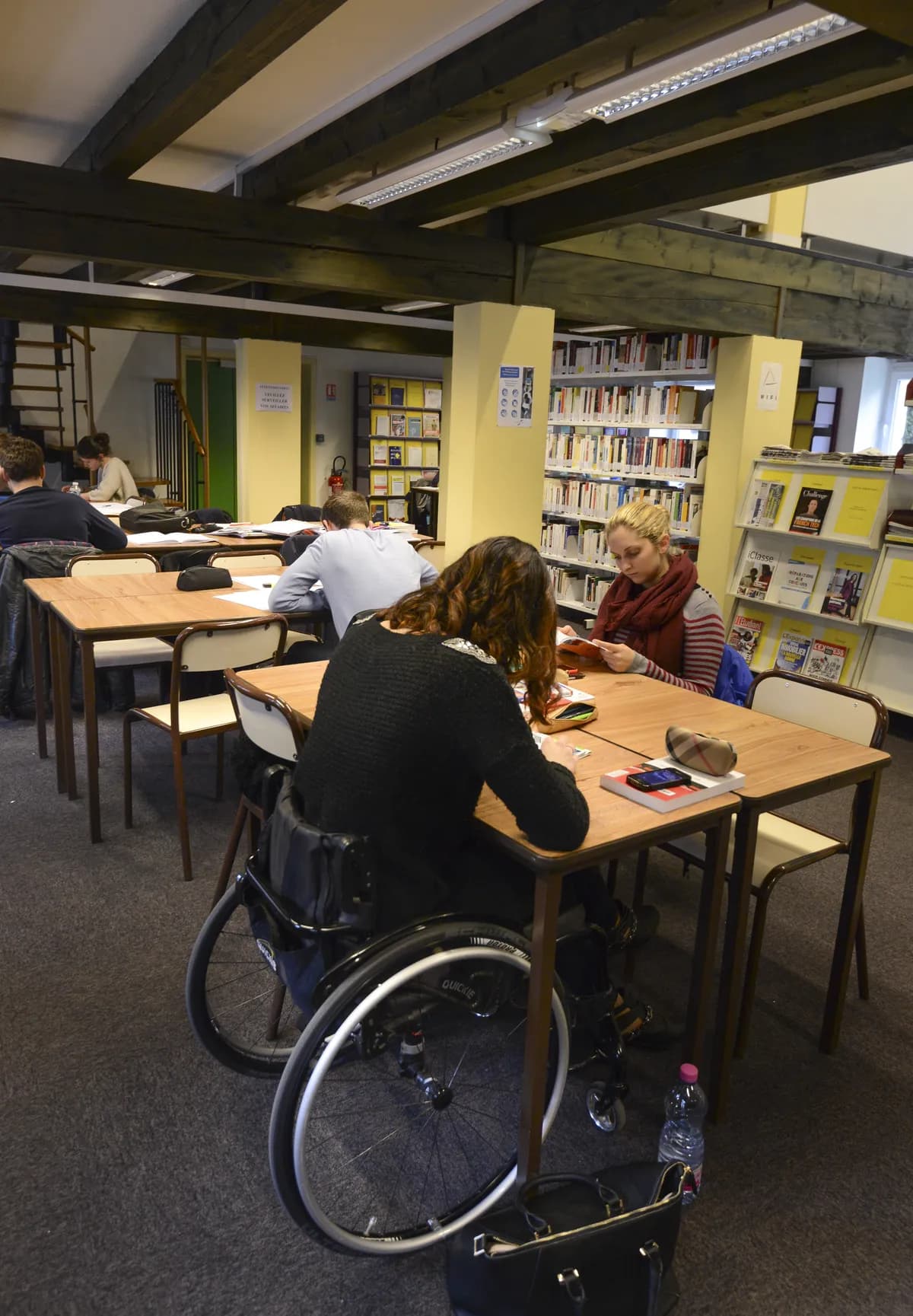 22 000 engelska studenter måste betala tillbaka lån efter fel