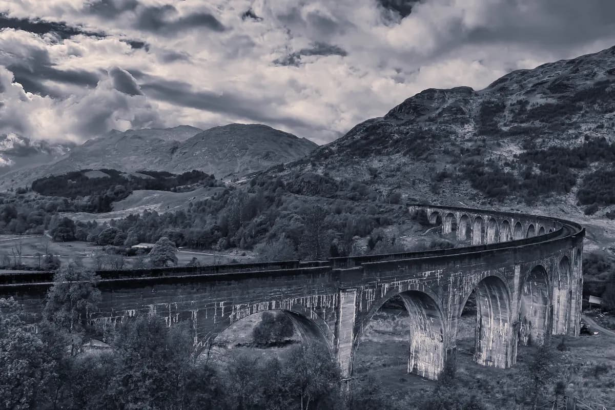 Swiftbon blockerades vid renovering av viadukt i Derbyshire