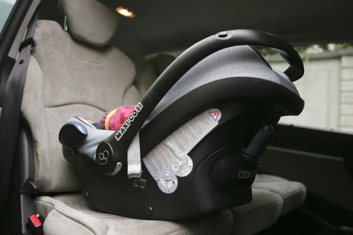 Delta ber om ursäkt efter klagomål från kändisstylist om sittplats