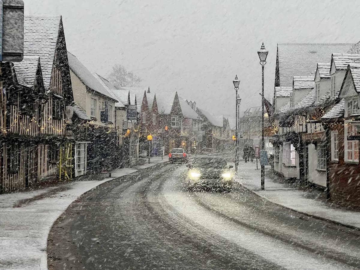 Snow and wind return as spring warmth ends