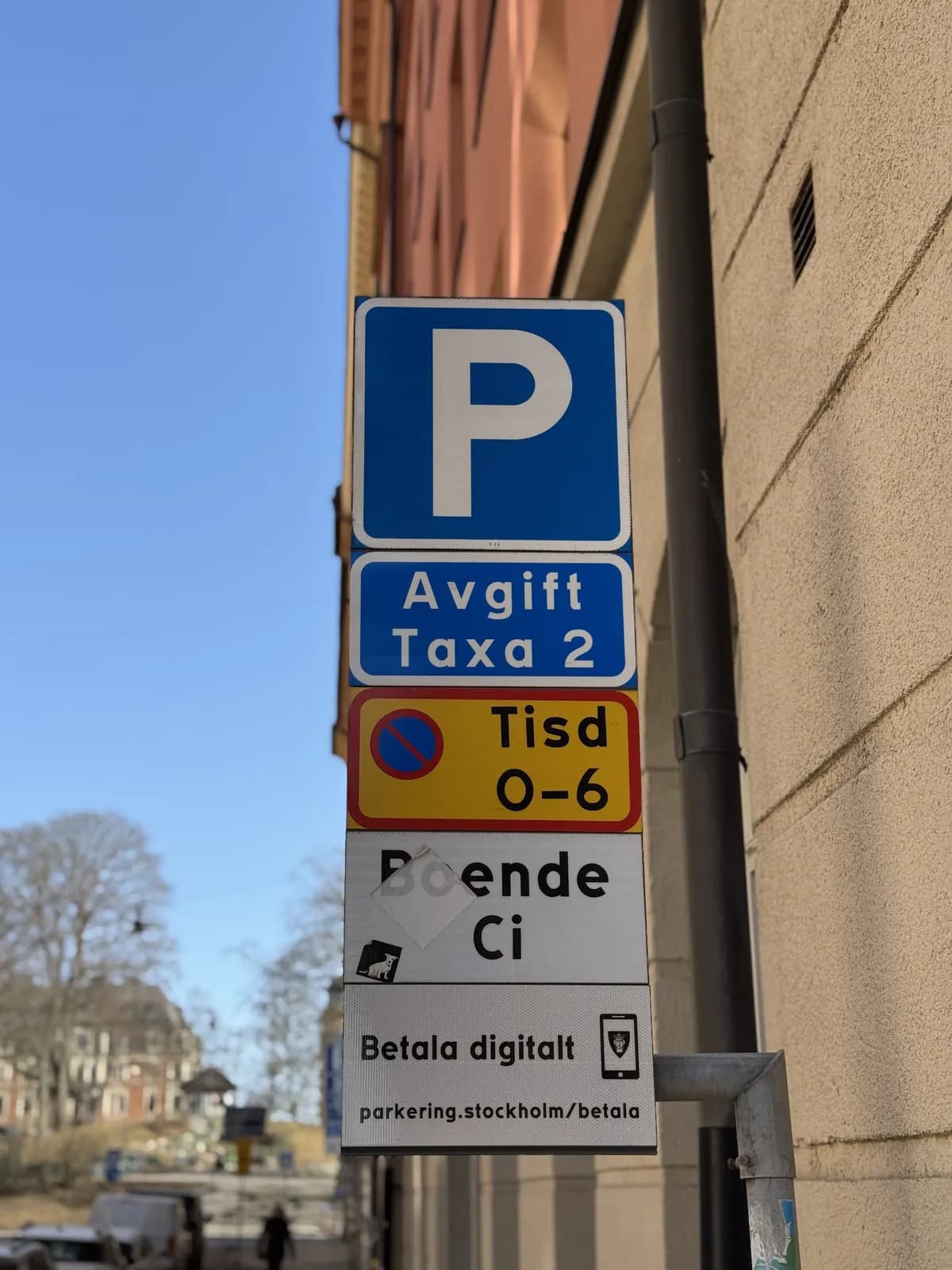 Parapeten-renoveringar stänger parkering, SM-finalfrågor kvar