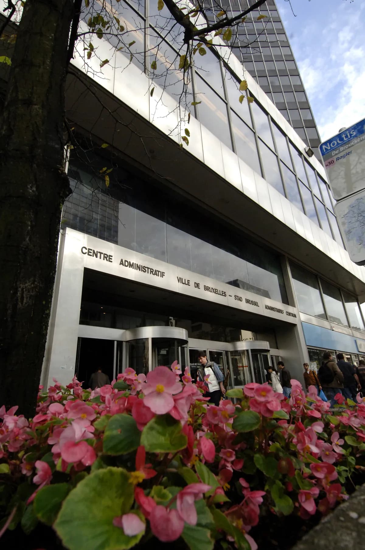 Självutnämnd afrikansk kung utvisad från Storbritannien till Ghana