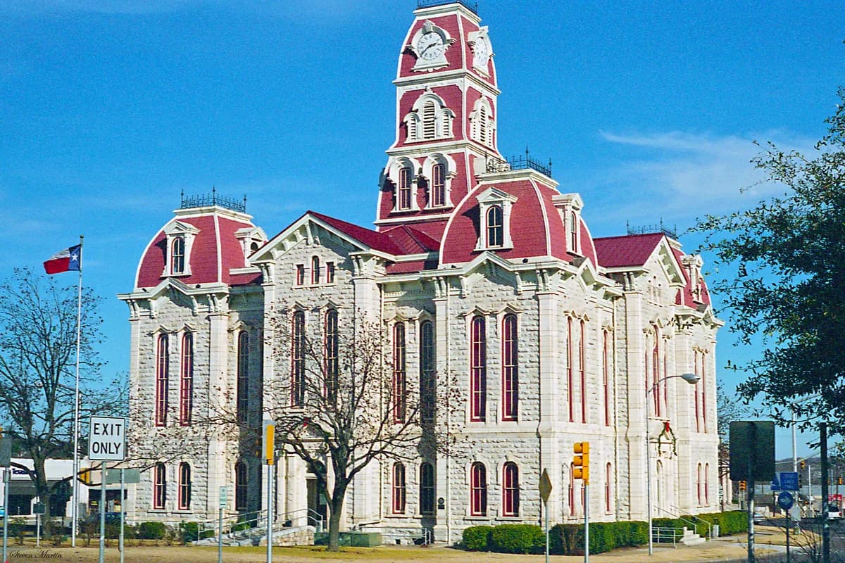 Pojkar frikända i mord från 1994 efter bristfällig utredning