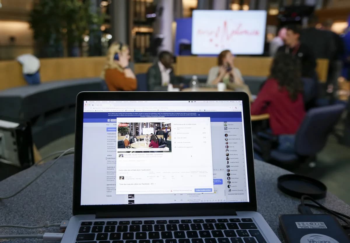 Örebro Tjejjour Hosts Chat Marathon on International Women's Day