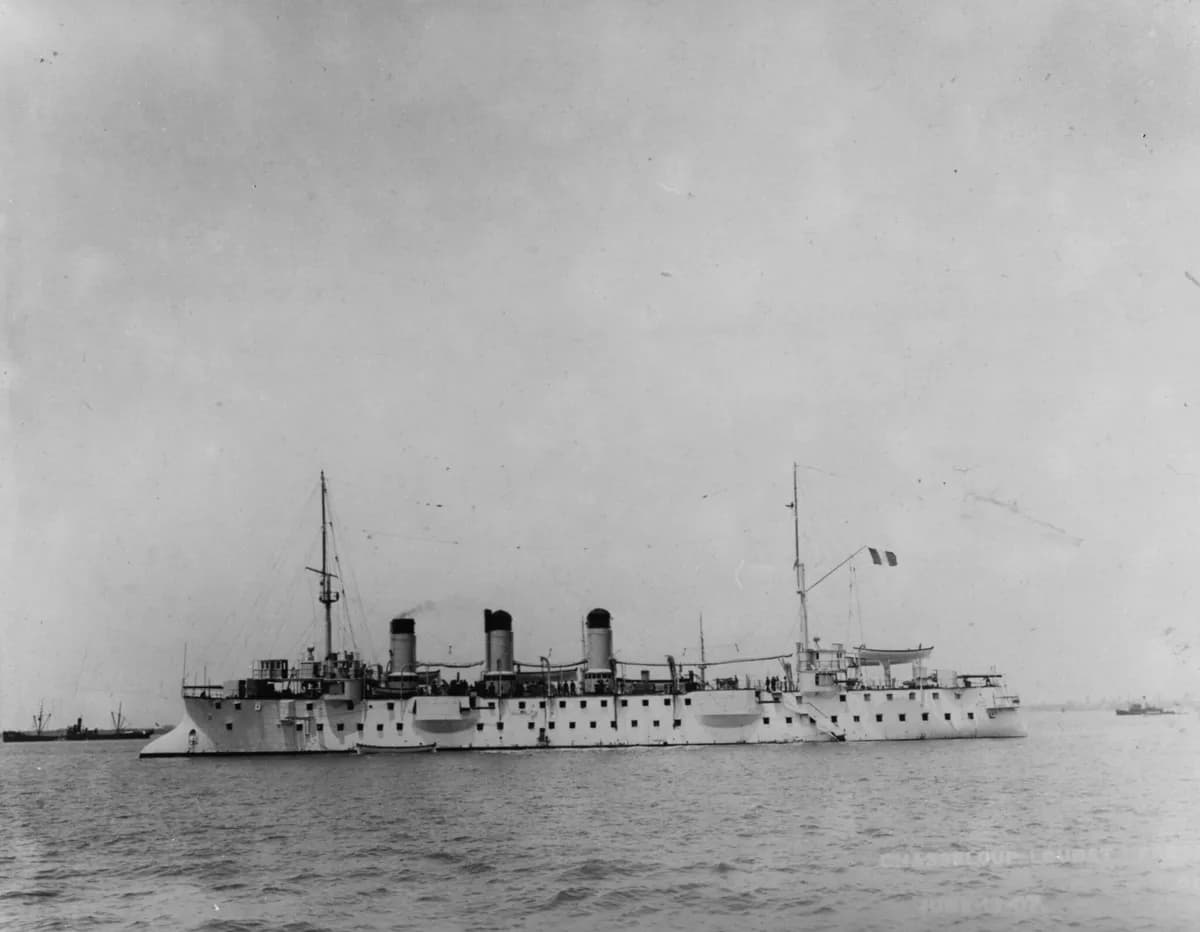 15 000 kryssningspassagerare strandsatta i hamnar vid Persiska viken på grund