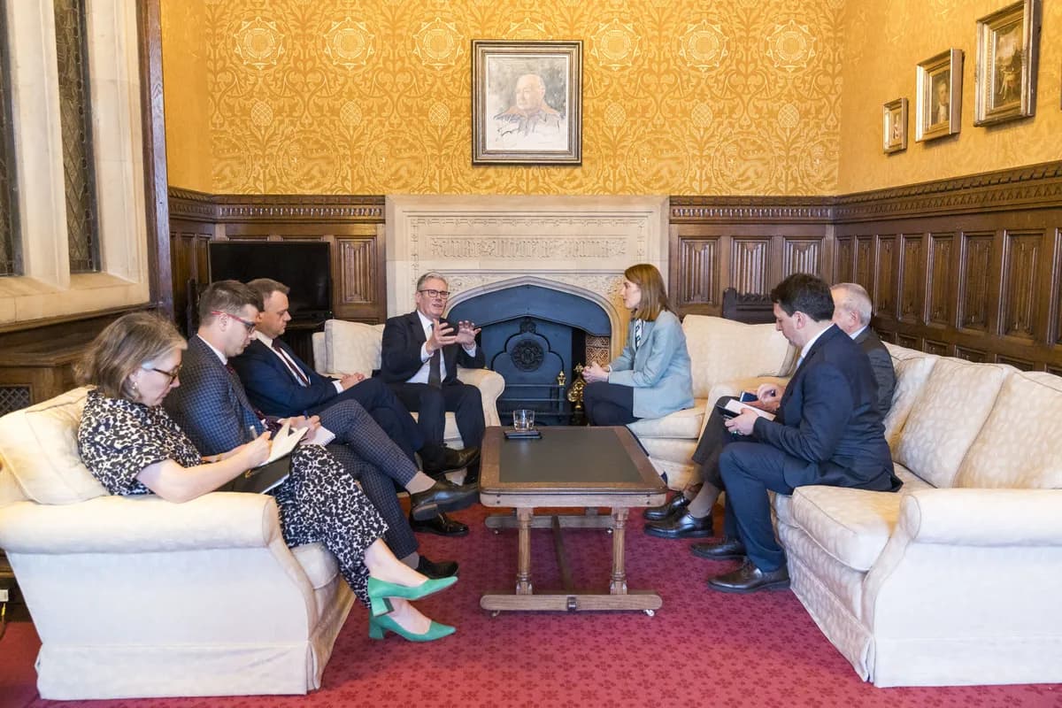 Trump kritiserar Starmer för Storbritanniens försenade stöd i Iran-konflikten