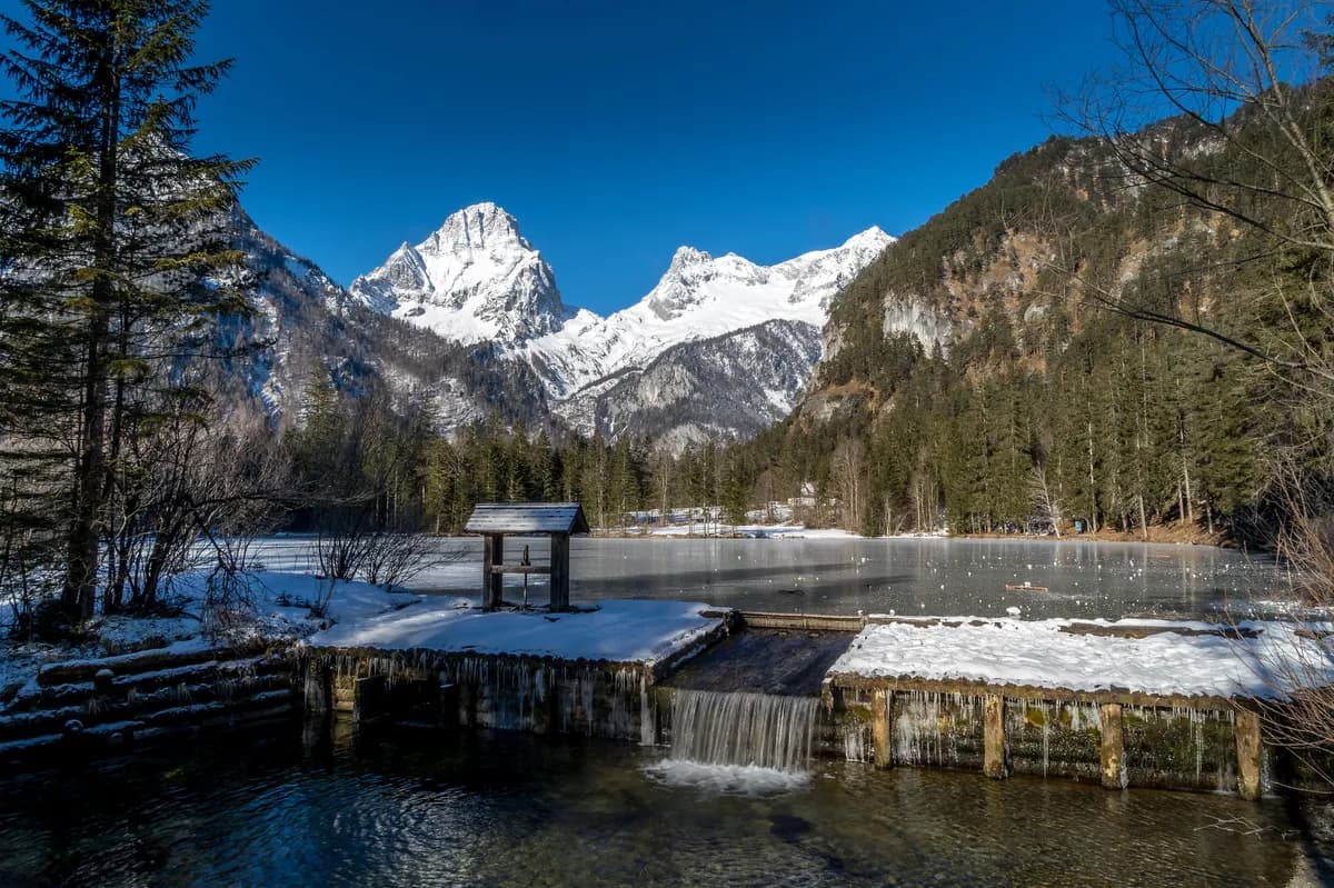 Hundratals isfiskare deltog i Kirunahugget på Luossajärvi