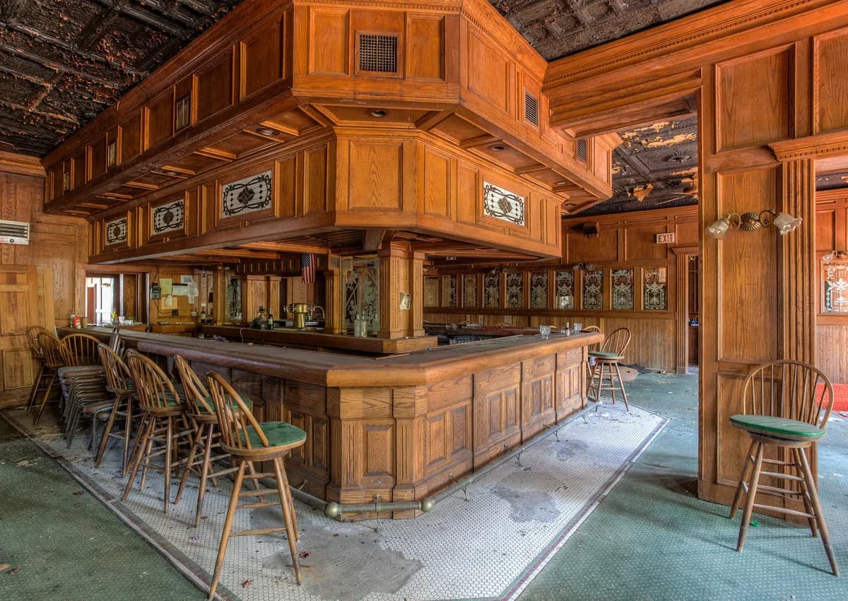 Ljusnarsbergs kommun beslutar att riva övergivna byggnader i Ställdalen