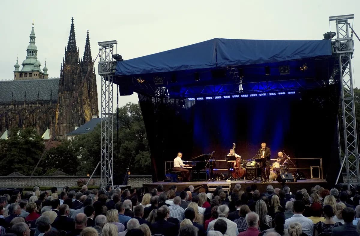 Flight of the Conchords slår ut Wellington-shower efter åtta års uppehåll