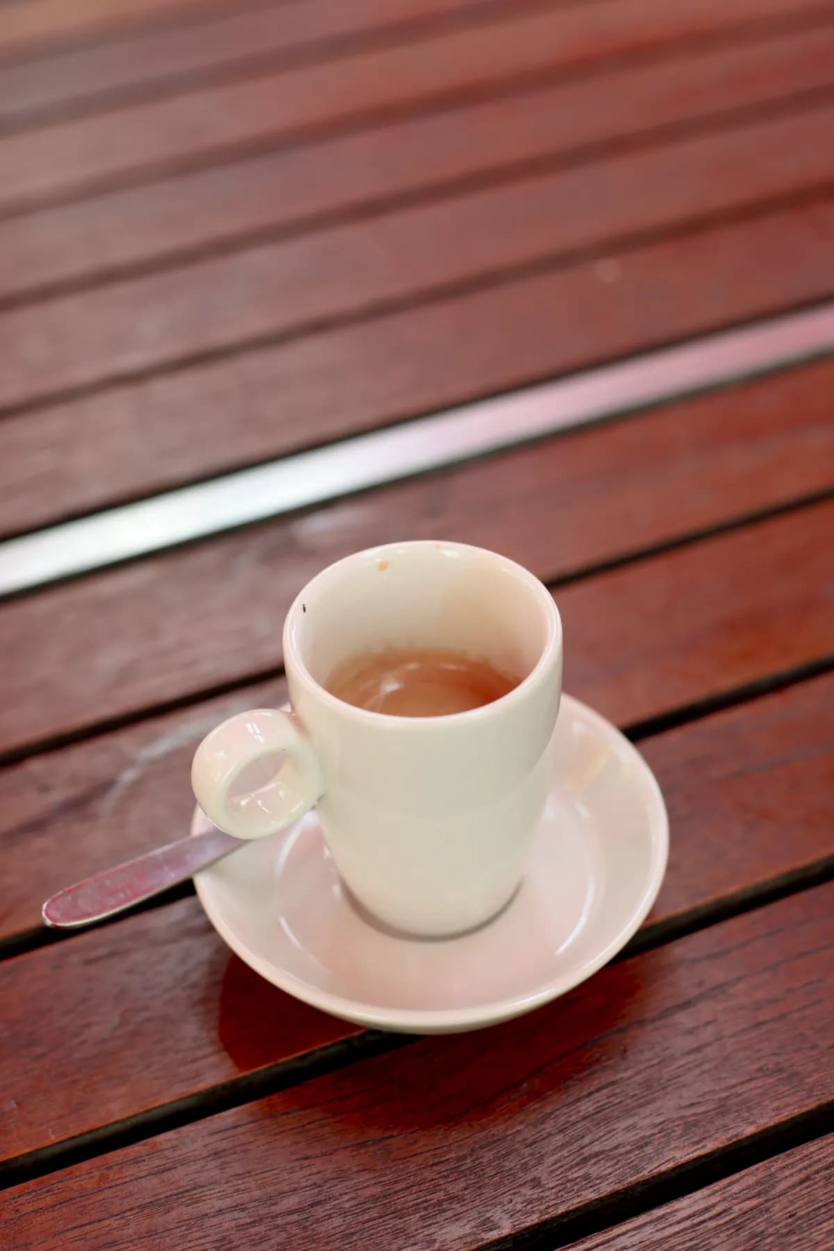 London-entreprenör öppnar tiramisucafé i oanvänt telefonkiosk med hjälp av AI