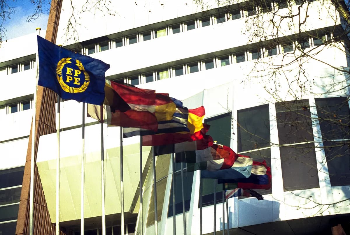 Trump kritiserar Starmer över brittisk-amerikanskt militärt samarbete