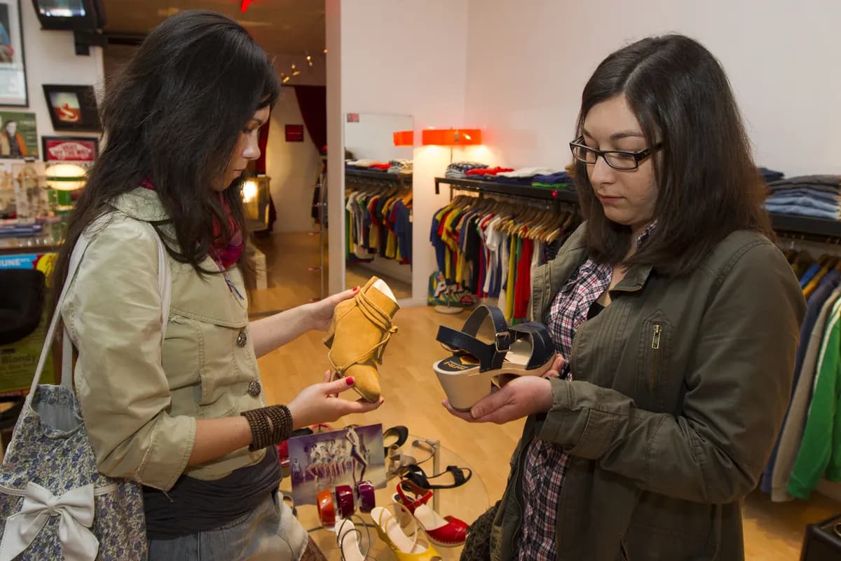 M&S '90s Edit-kollektion inspirerad av Carolyn Bessette Kennedys stil