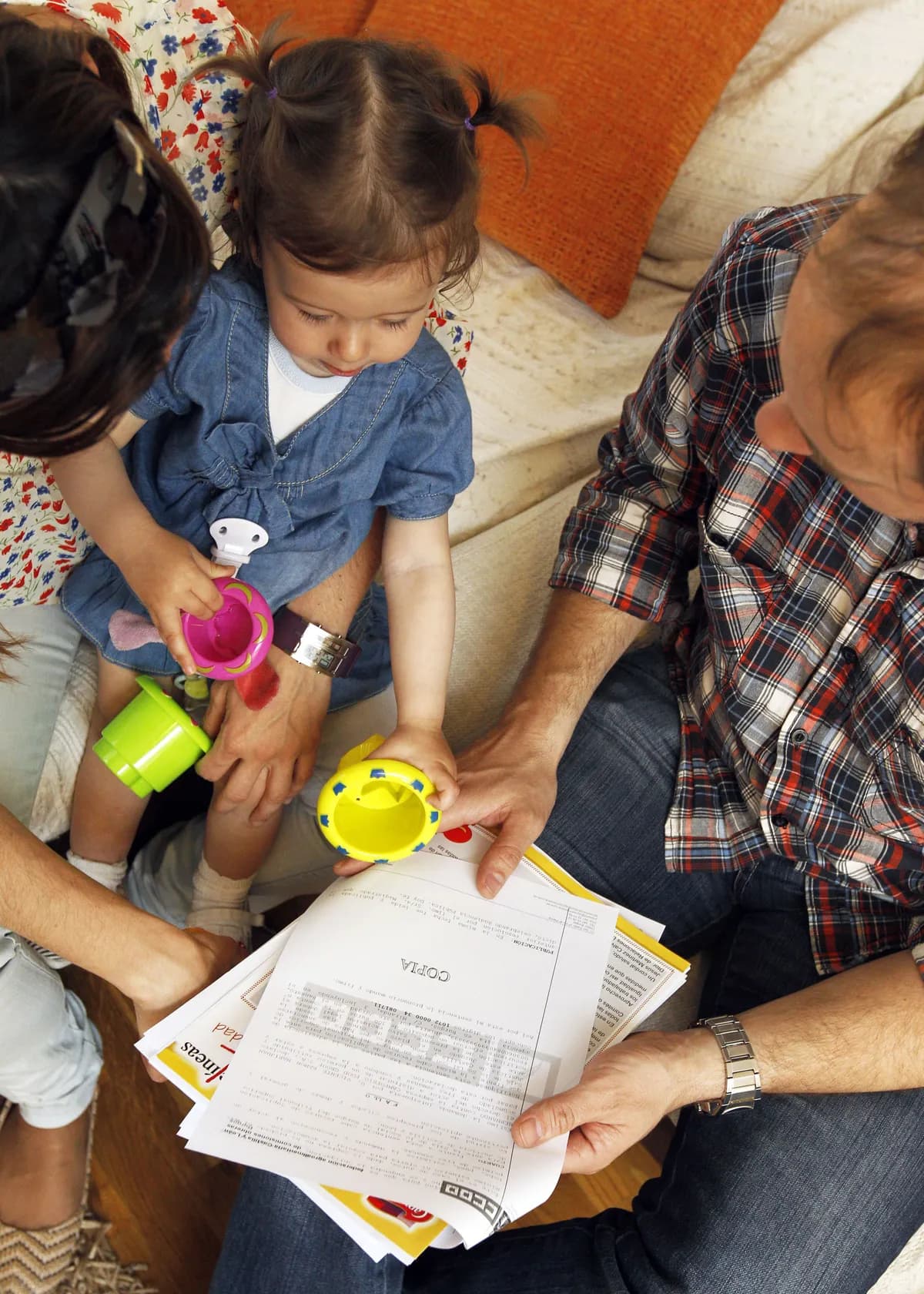 Naomi Aldwyn-Allsworth balanserar polyamori med familjeliv