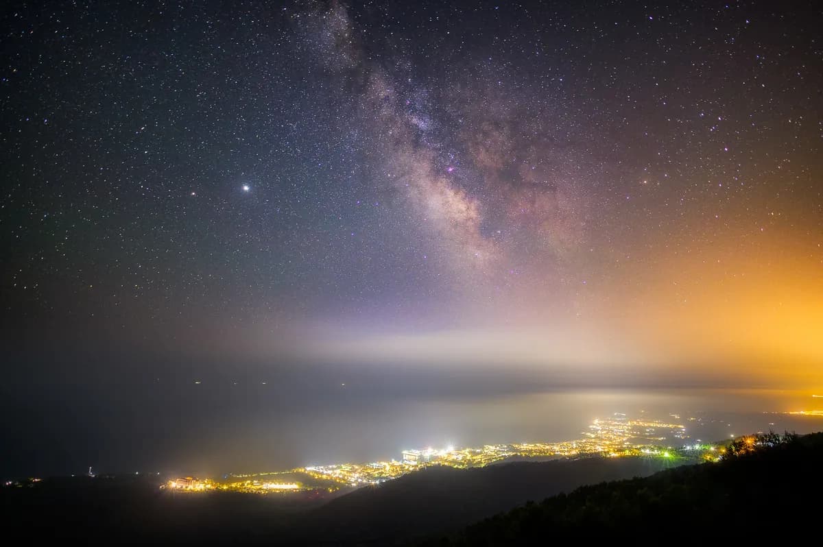 Balearic nightlife cuts hours as attendance falls