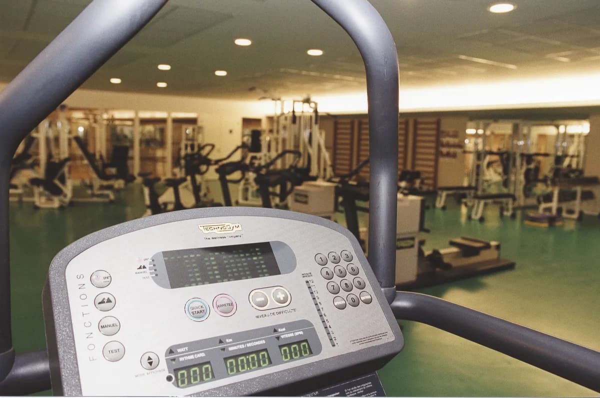 Professor Uses Music to Enhance Gym Performance, Claims Suggest