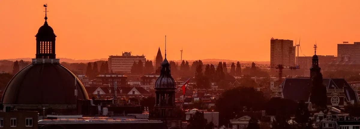 Amsterdam först med att förbjuda kött- och fossilreklam