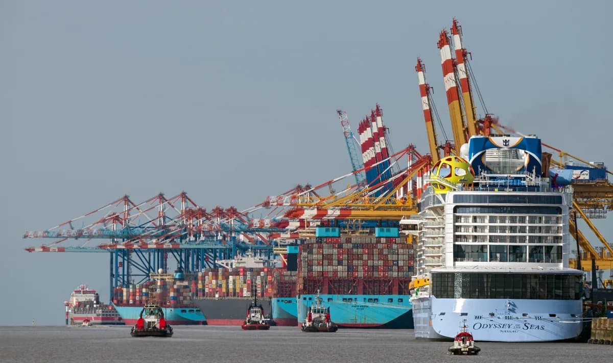 Kinas export stiger med 21,8% i början av 2026, långt över prognoserna