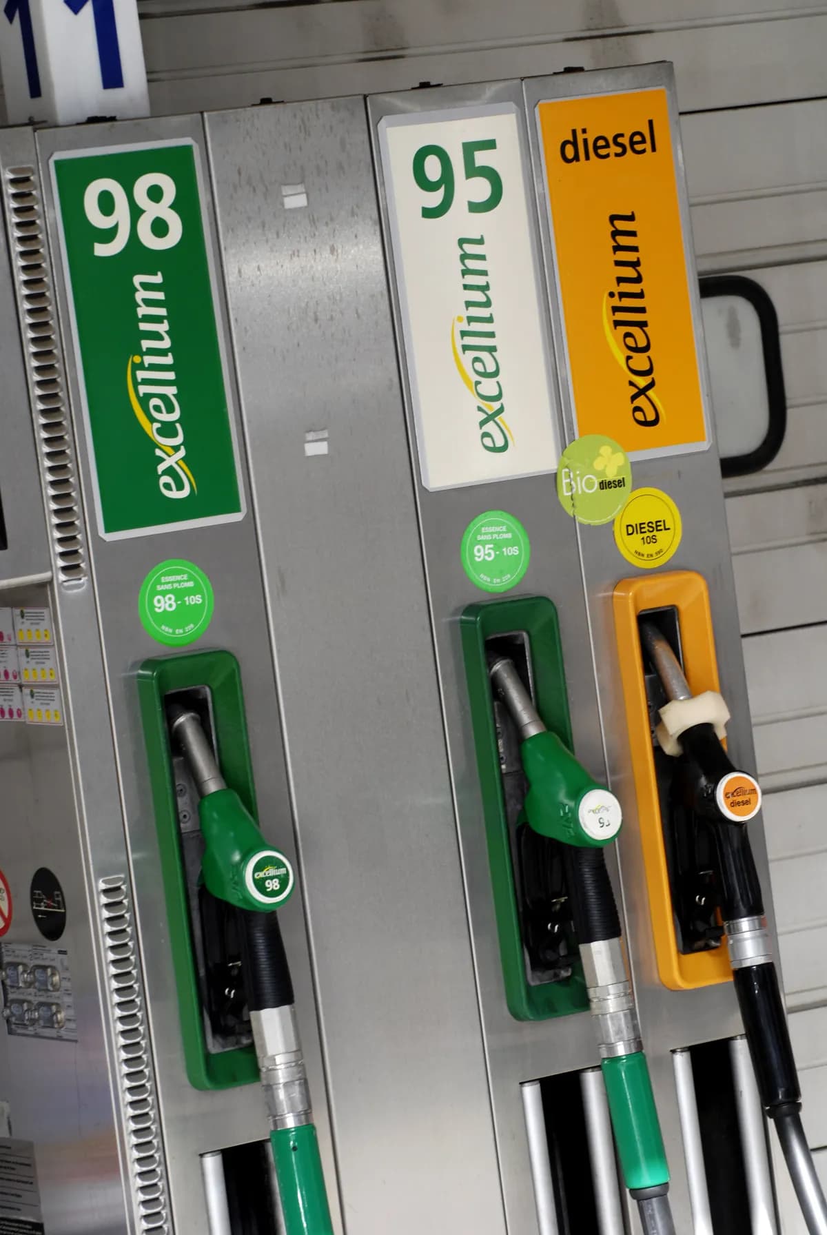 USA-Israel attackerar Iran – oljepriset skjuter i höjden