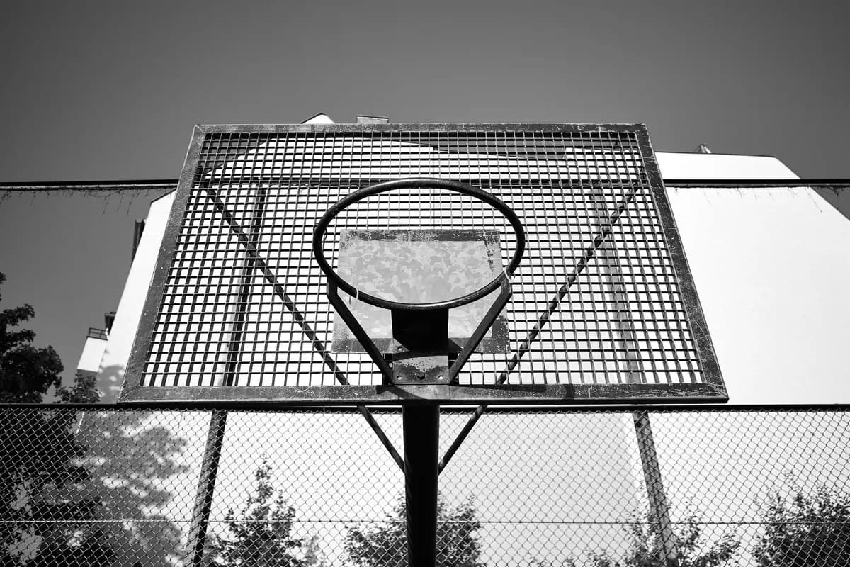 Michigan till Final Four efter dominant seger, Cadeau glänser