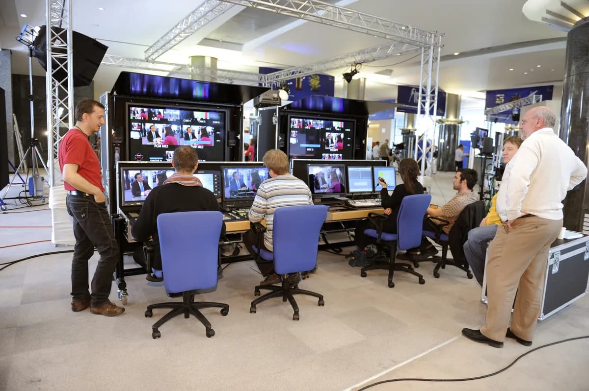 Mark Pougatch uppmanar sändare att undvika ordet 'katastrof'