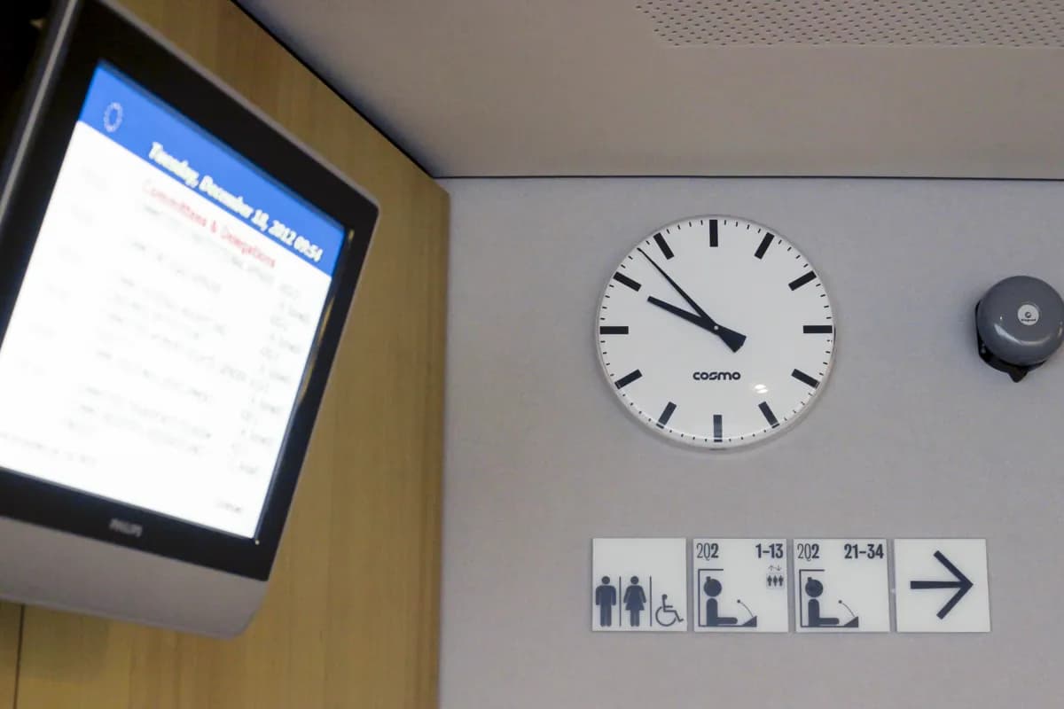 Svenska partier föreslår att omvandla resurspass till ordinarie arbetstid