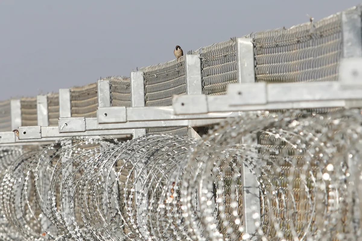 Storbritannien stoppar högerextrem influerare från inresa