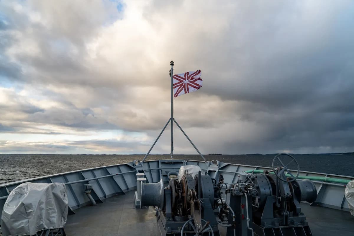 Storbritannien sätter in militären i defensivt stöd vid spänningar med Iran