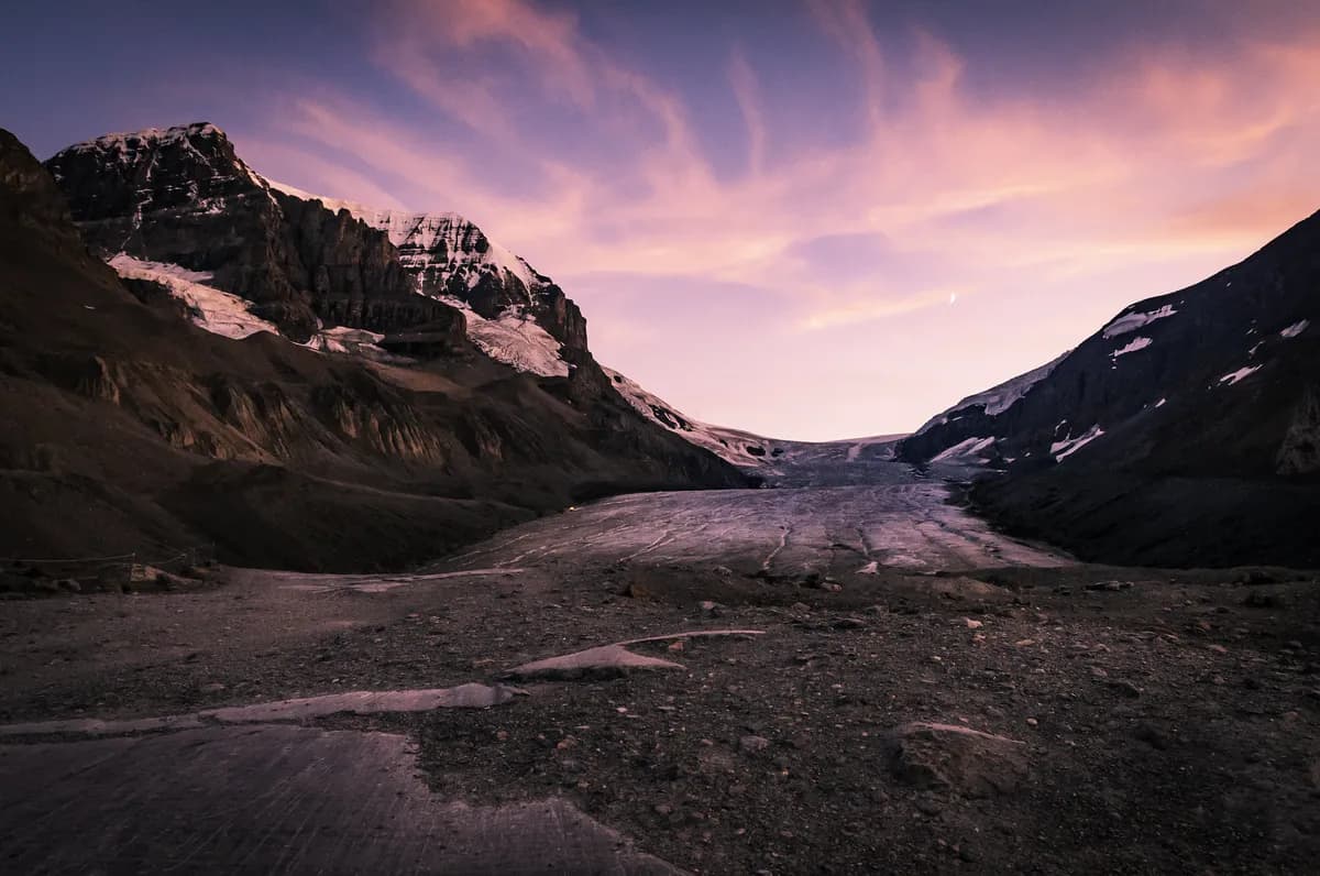 Stort isblock blockerar Everestleden vid läger 1
