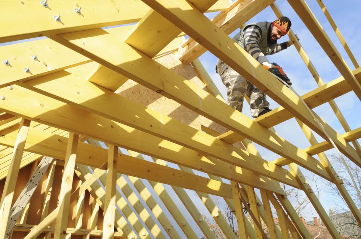 UK Green Energy Surge Driven by Price Fears and Conflict