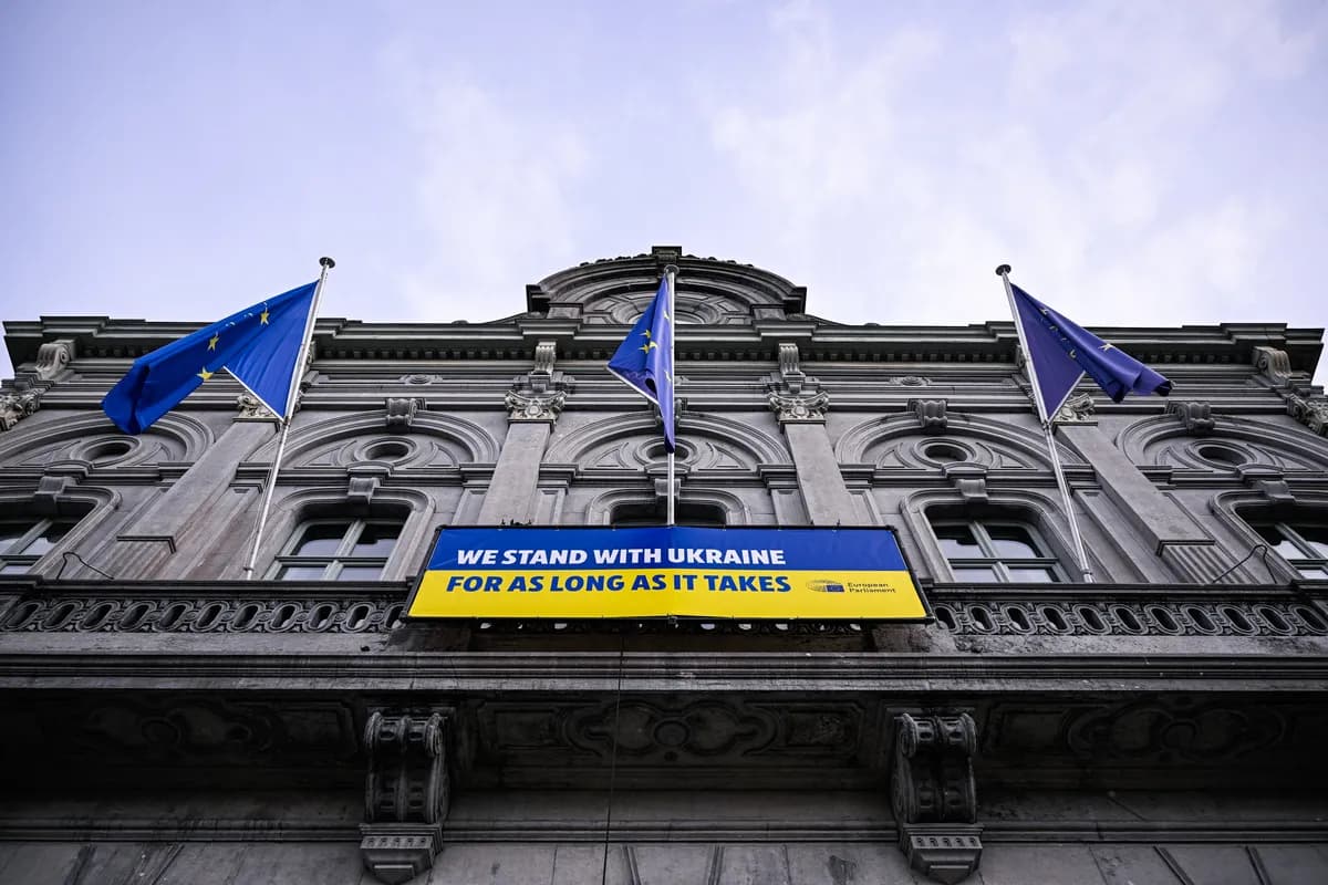 Johnson besöker Ukraina-fronten, kritiserar västerländskt stöd