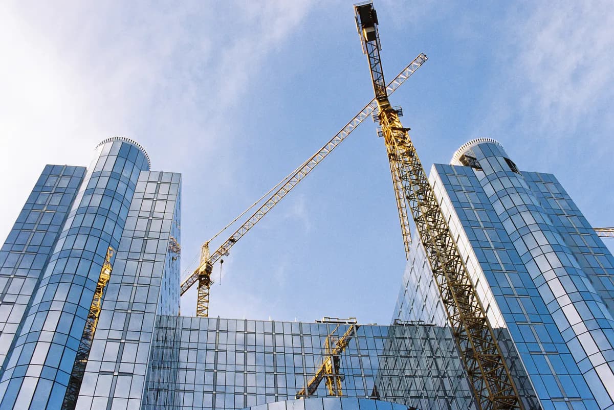 Norsk byggsektor på 30-årsbotten – kräver statligt stöd
