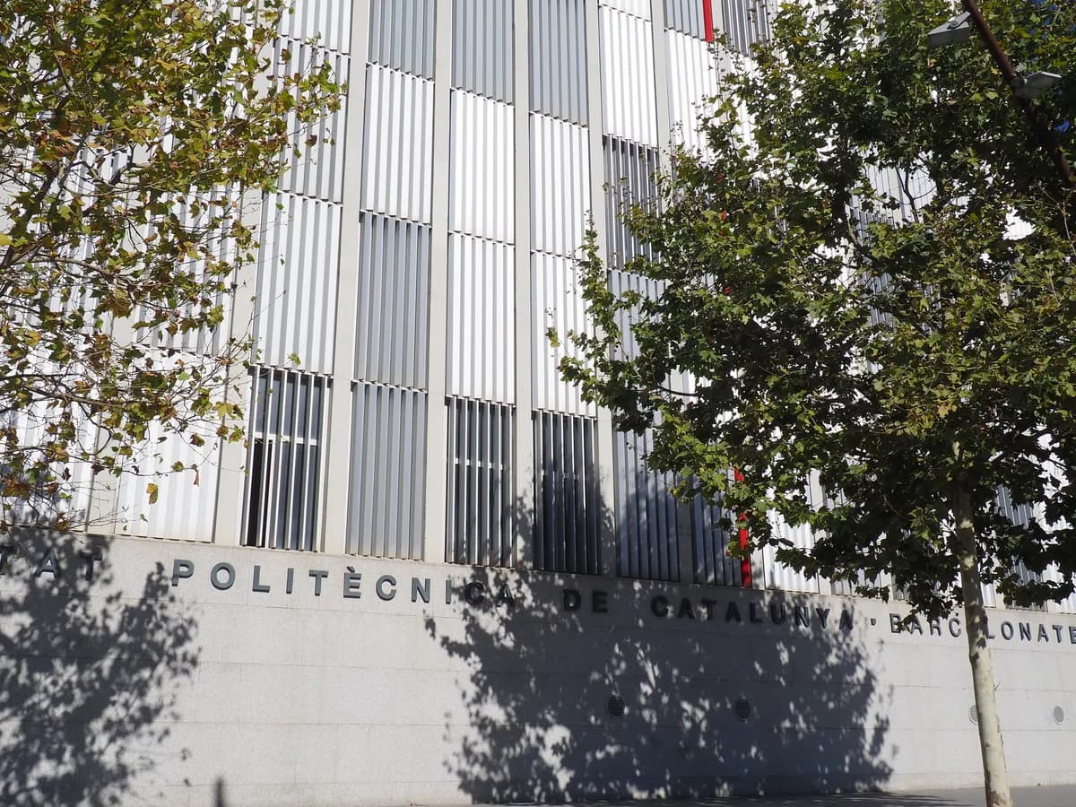 Barcelona förlänger Hansi Flicks kontrakt efter framgångsrik debutsäsong